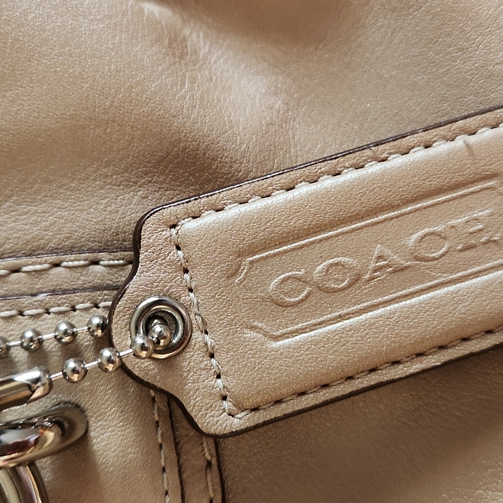 Coach Beige Leather Shoulder Bag - Picture 8 of 16